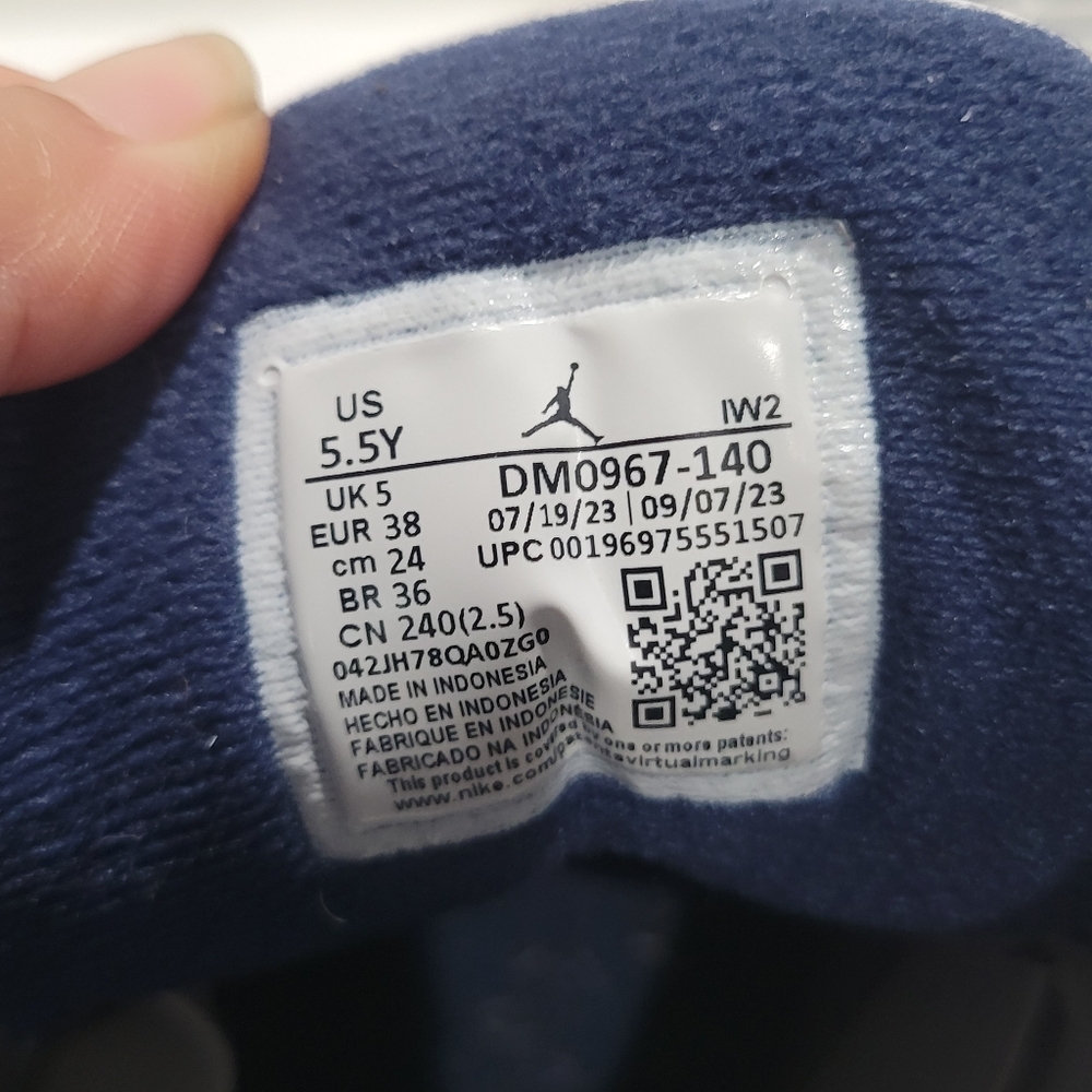 Air Jordan 3 Retro 2023 Midnight Navy 5.5 Youth Sneakers - Picture 6 of 16